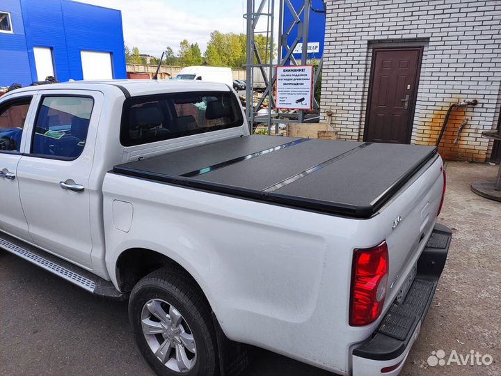 Жёсткая трех-секционная крышка JAC T6