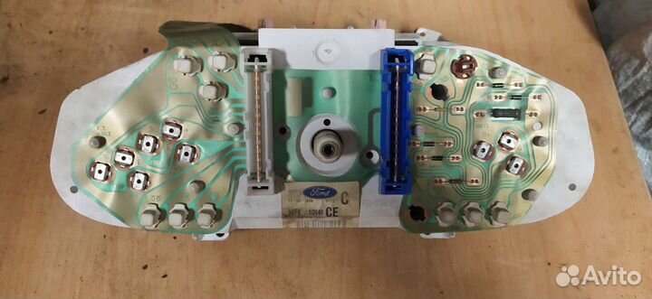 Приборная панель ford fiesta mk4