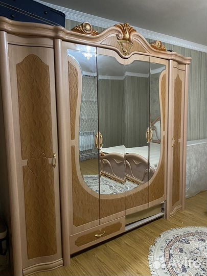 Продам спальный гарнитур бу