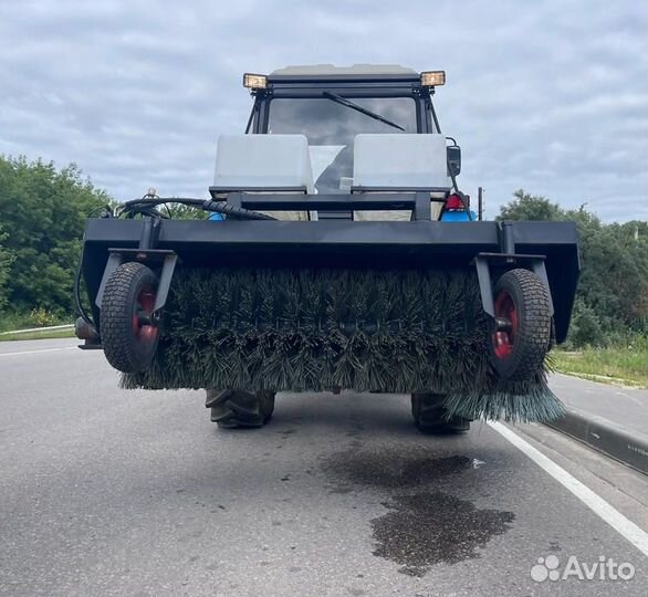 Щетка с бункером на мтз трактор задняя