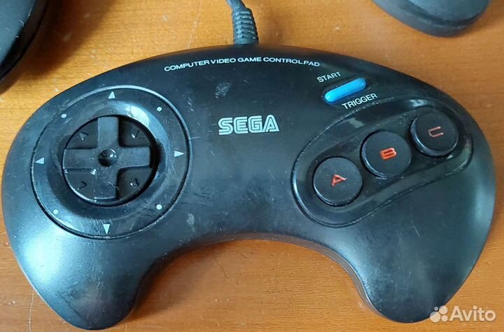Sega mega drive геймпады