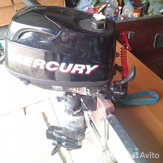 Лодочный мотор Меркури 5 л.с. 4 тактный