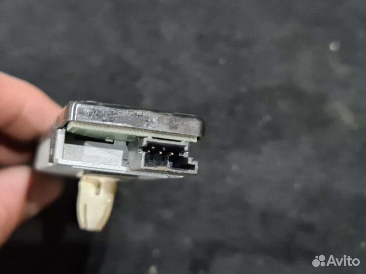 Усилитель радиоантенны Mercedes W212