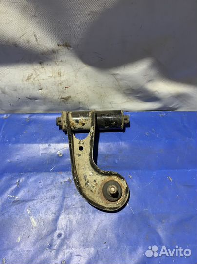 Рычаг передний верхний левый mercedes w208