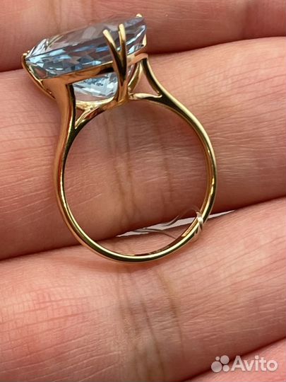 Золотое кольцо с топазом