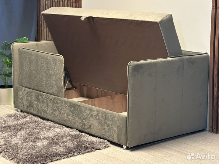 Детская кровать с бортиком