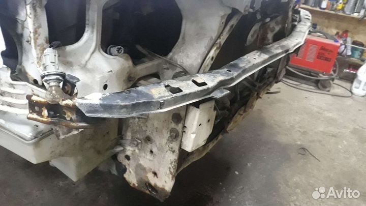 Усилитель бампера nissan ad y11