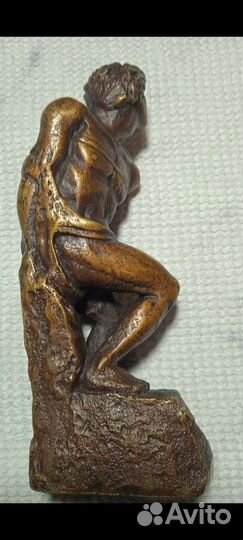 Старинная бронзовая статуэтка