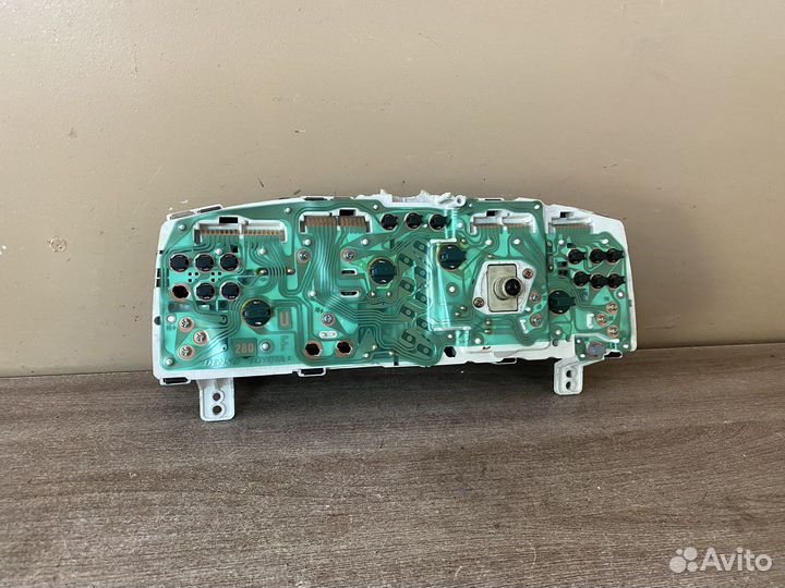 Щиток приборов Toyota Sprinter Carib AE111 МКПП