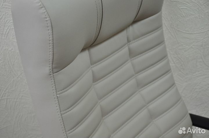 Компьютерное кресло 