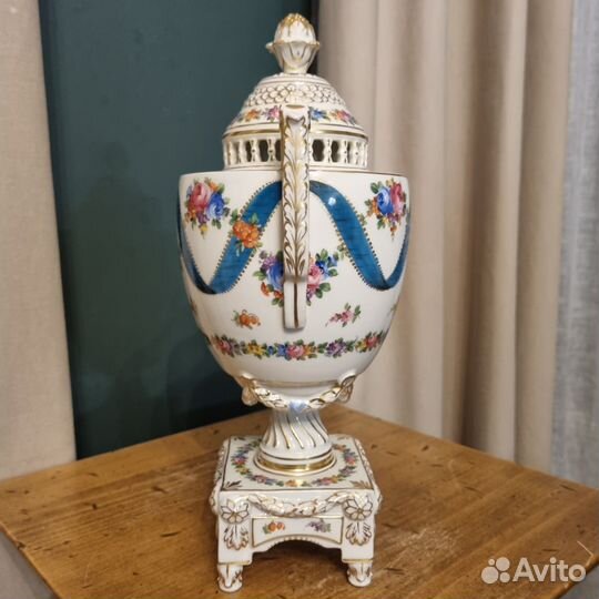 Старинная фарфоровая ваза