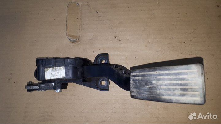 Педаль газа Hyundai Solaris RB G4FC 2014