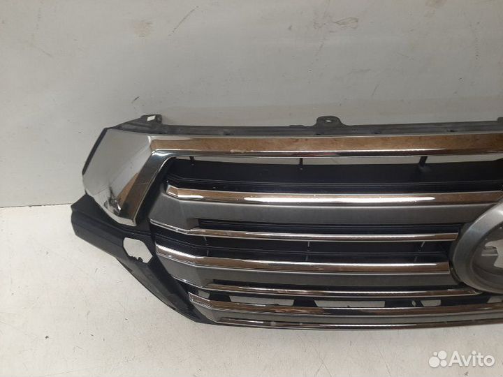 Решетка радиатора Toyota Land Cruiser 200 2016