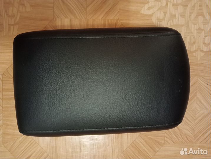 Подлокотник универсальный