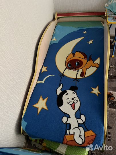 Детская кровать машина с матрасом