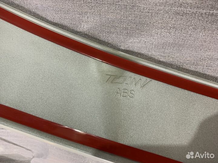 Спойлер Land Cruiser 200