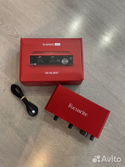 Звуковая карта Focusrite Scarlett 2i2 3th Gen