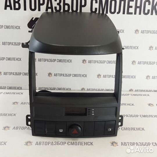 Рамка магнитолы Kia Sorento I (2002—2006)