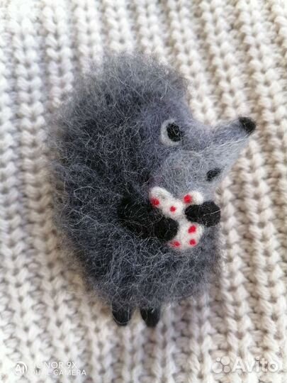 Броши, брелки ручной работы из шерсти