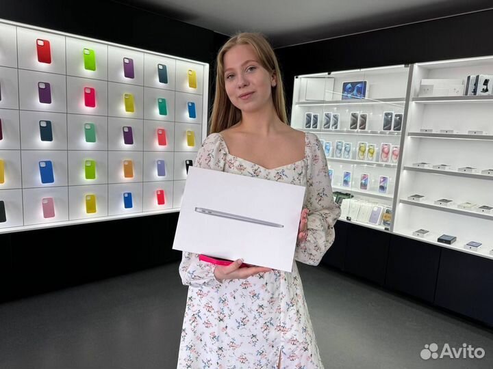 MacBook Pro 14’ (2022), M1 Pro, 16/512GB