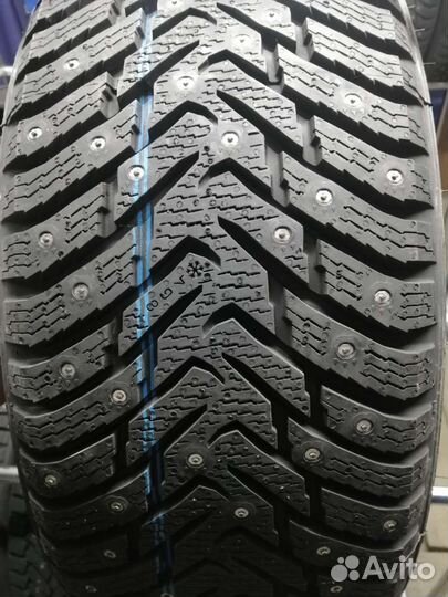 Nokian Tyres Hakkapeliitta 8 215/50 R17