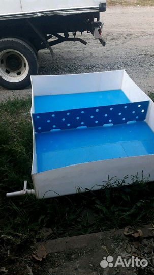 Выращиваниераков и рыбы в лотках из полипропилена