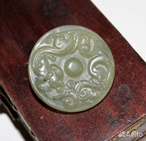 Предметы из нефрита