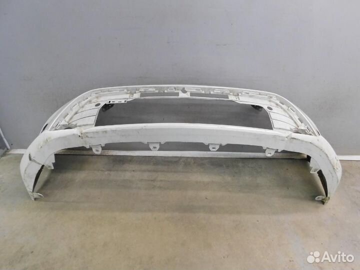 Бампер передний Toyota Camry