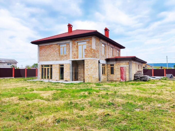 Дом 268,6 м² на участке 15 сот.