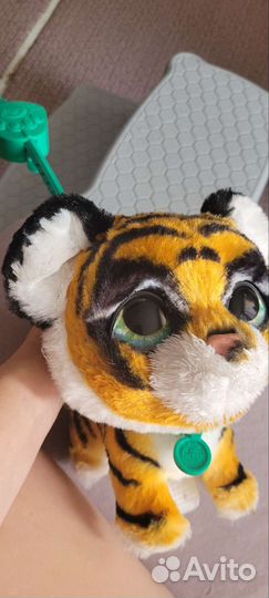 Игрушка тигренок мурчащий на поводке