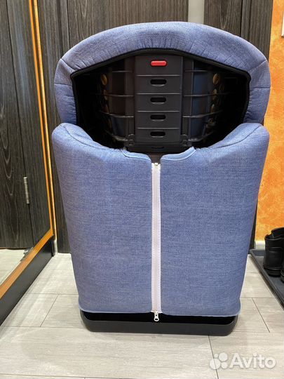 Автомобильное детское кресло б/у