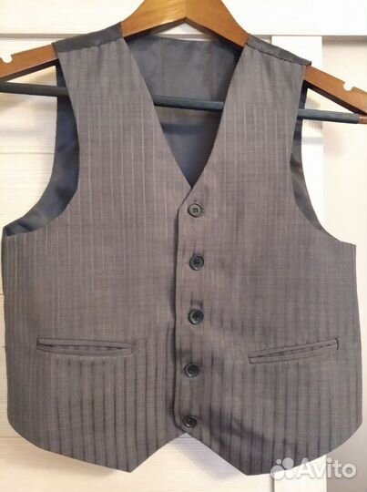 Жилет школьный на мальчика 8-10 лет