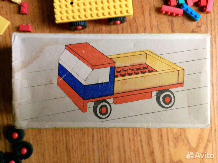 Автоконструктор игрушка-модель лего из СССР