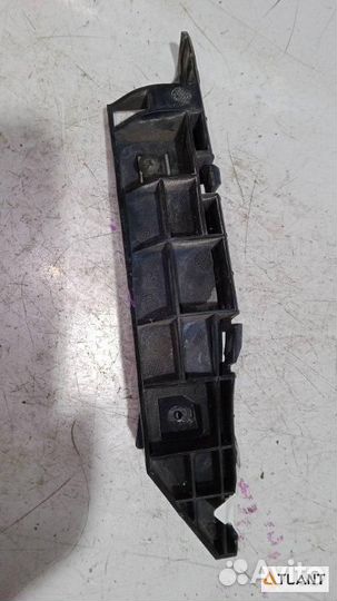 Крепление бампера передняя правая honda life