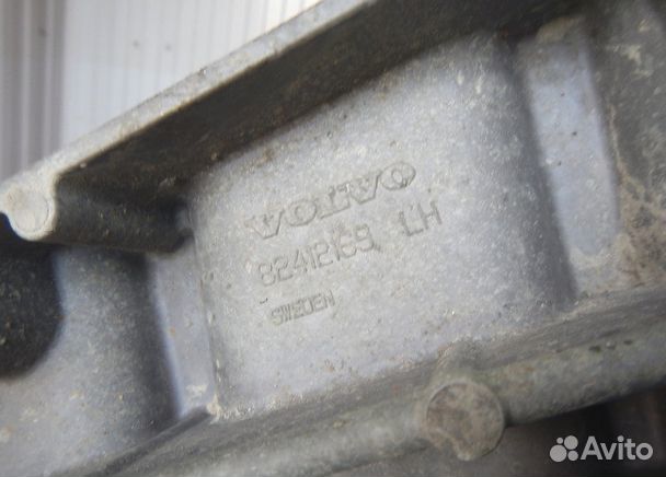 Кронштейн подножки нижней левой Volvo FM 82412169