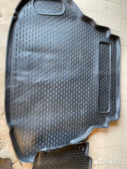 Продам коврики на Toyota Camry