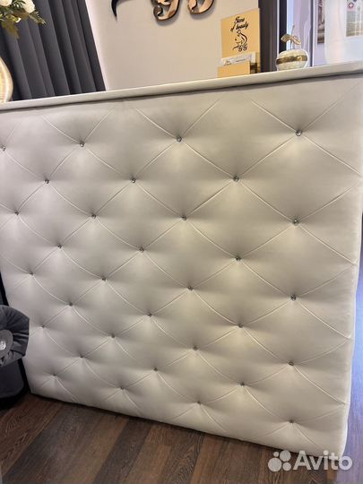 Стойка ресепшн