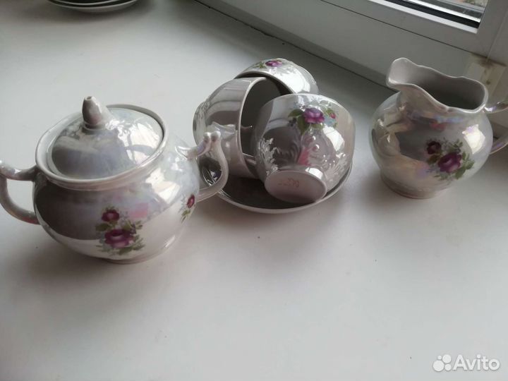 Молочник, сахарница, Чашки