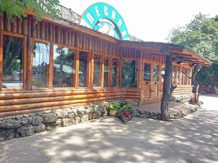 Бар/Ресторан в Шикарном Месте с Оборудованием