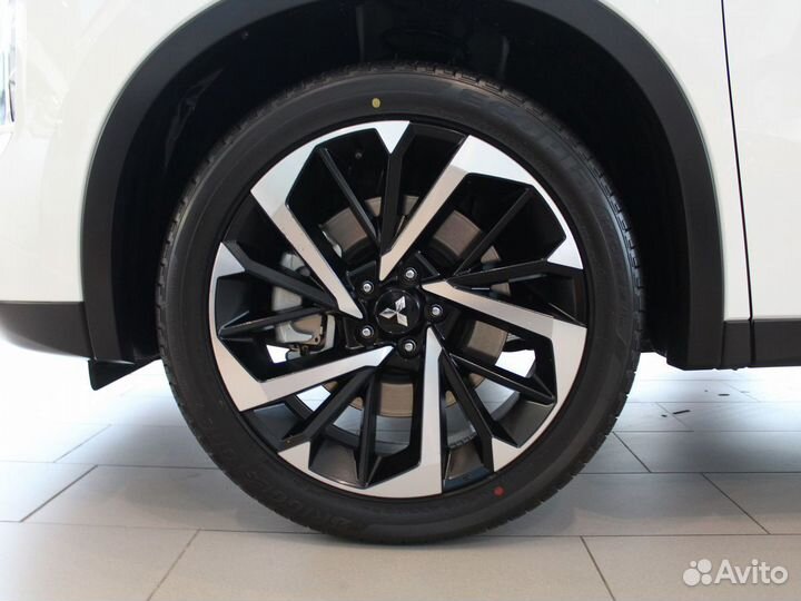 Mitsubishi Outlander 2.5 CVT, 2022, 22 км