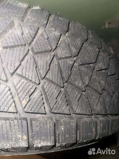 Bridgestone Blizzak DM-V2 235/65 R18