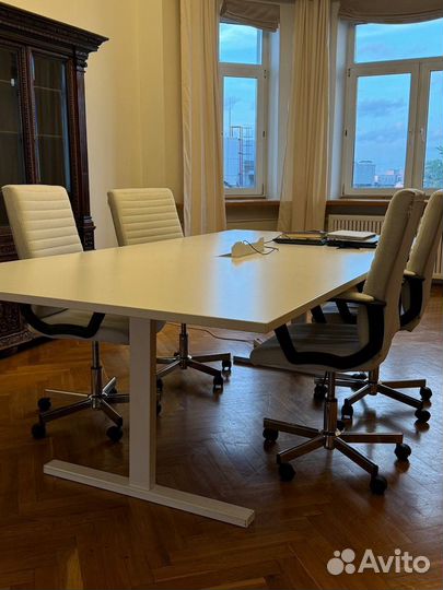Офисный стол и стулья комплект переговорная