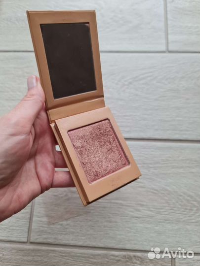 Пудра Kylie Jenner Bronzer Strawberry Shortcake