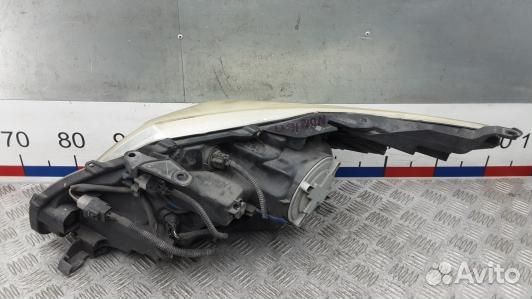 Фара правая toyota avensis T27 (NDN16MU01)