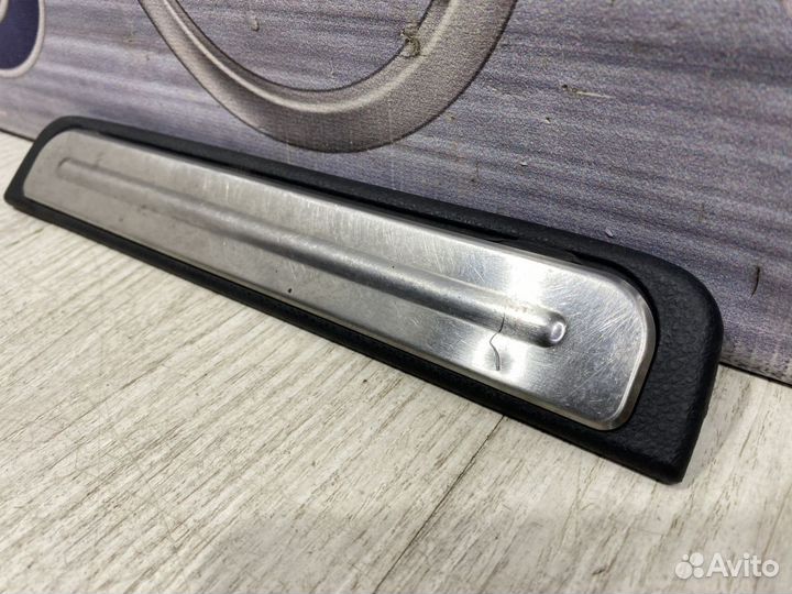 Накладка порога внутренняя nissan primera P12 Прав