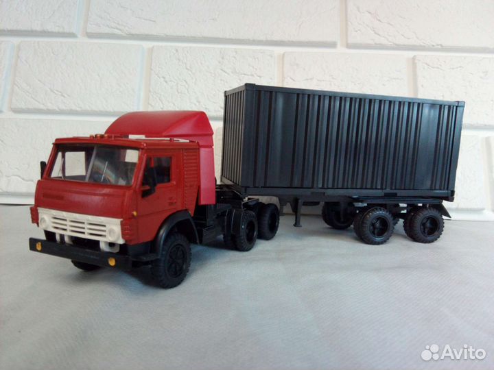 Модель Камаз 5410 контейнеровоз 1:43