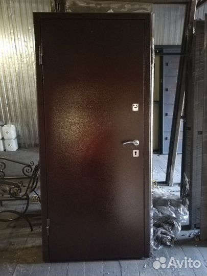 Дверь металлическая
