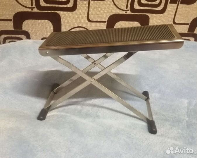 Подставка под ногу гитариста