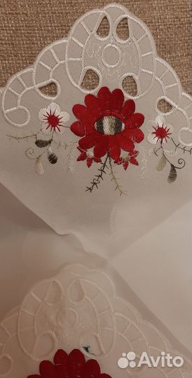 Скатерть ткан-я белая нов. с салфетками(215 150)