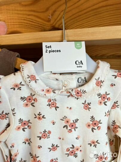 Комплект одежды для девочки бренда C&A